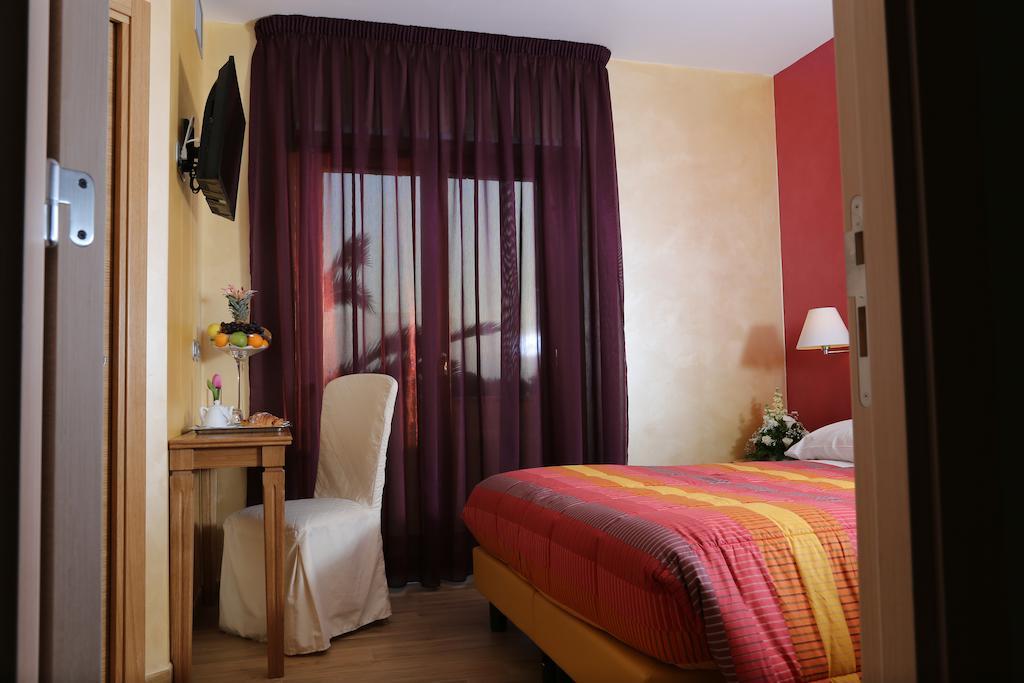 Maison Reale Foggia Zimmer foto